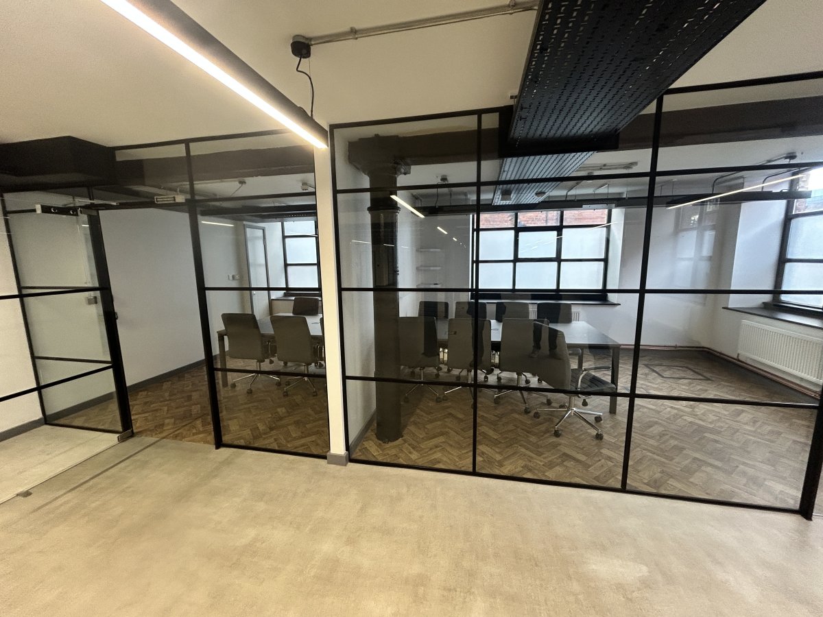 Office in Manchester - photo 4