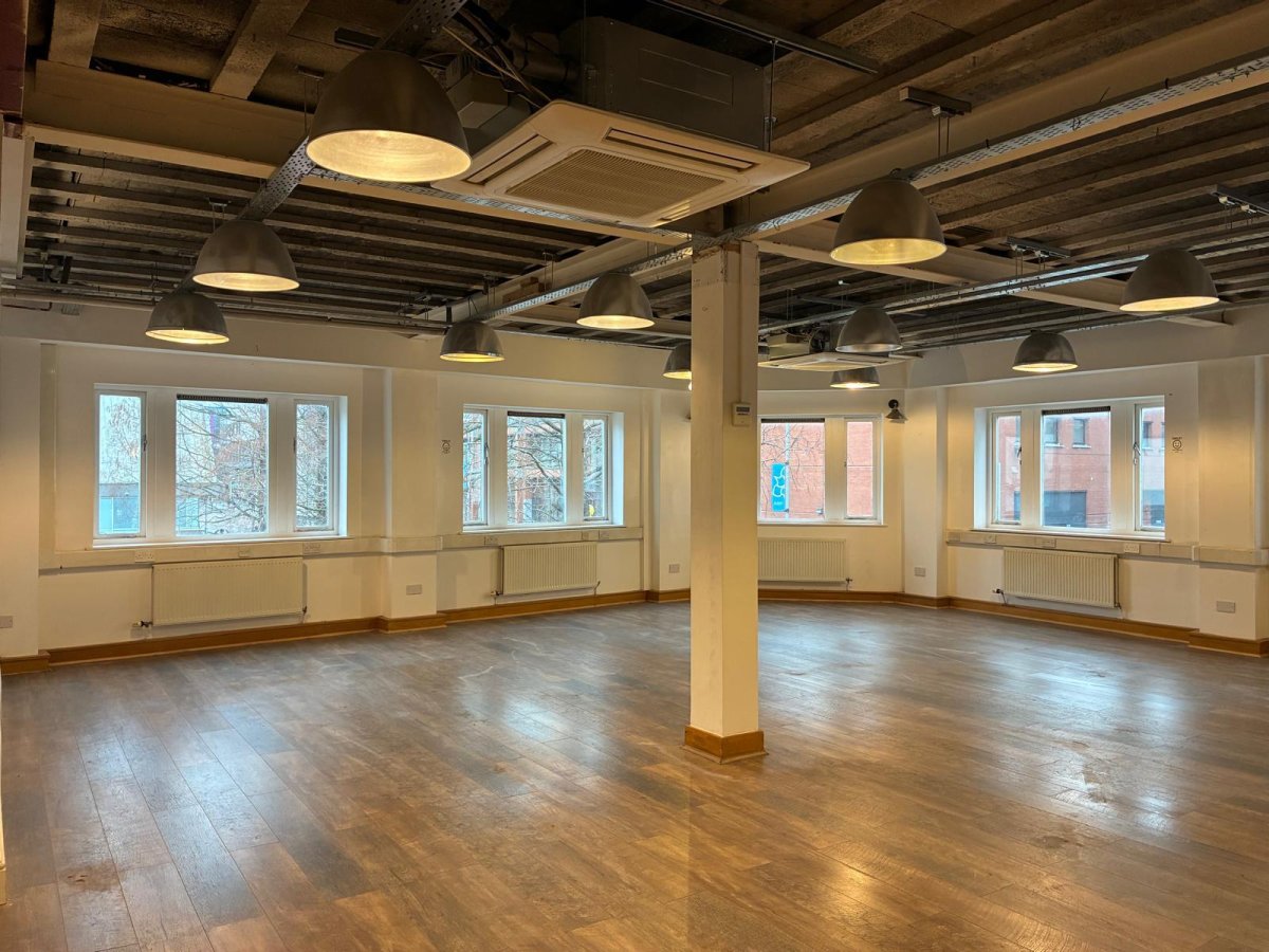 Office in Manchester - photo 3