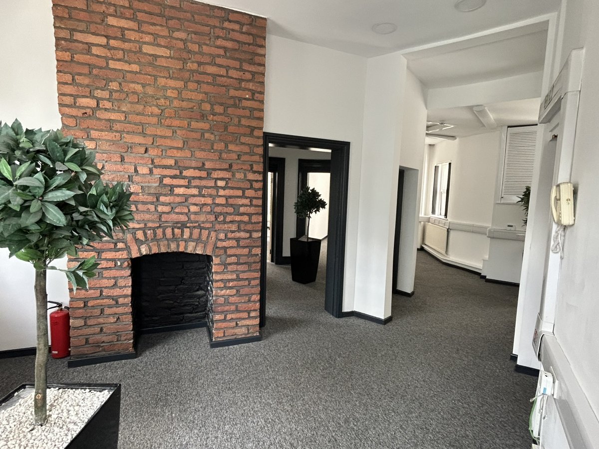 Office in Manchester - photo 2