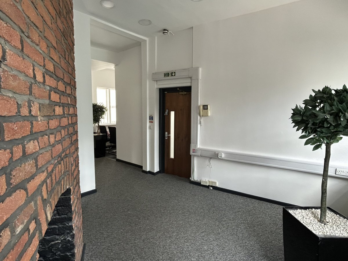 Office in Manchester - photo 3
