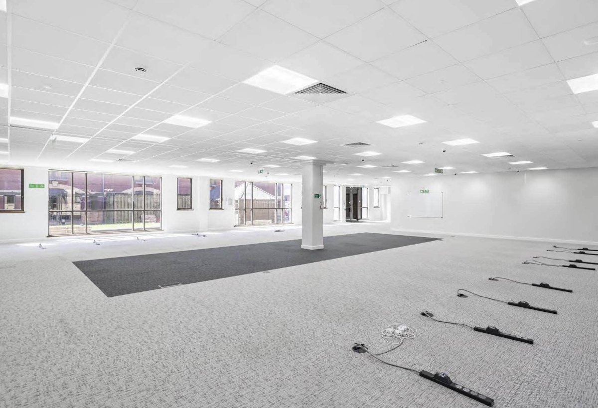 Office in Stevenage - photo 4