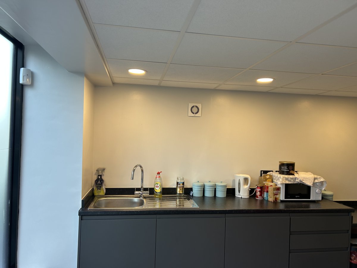 Office in Saltash - photo 2