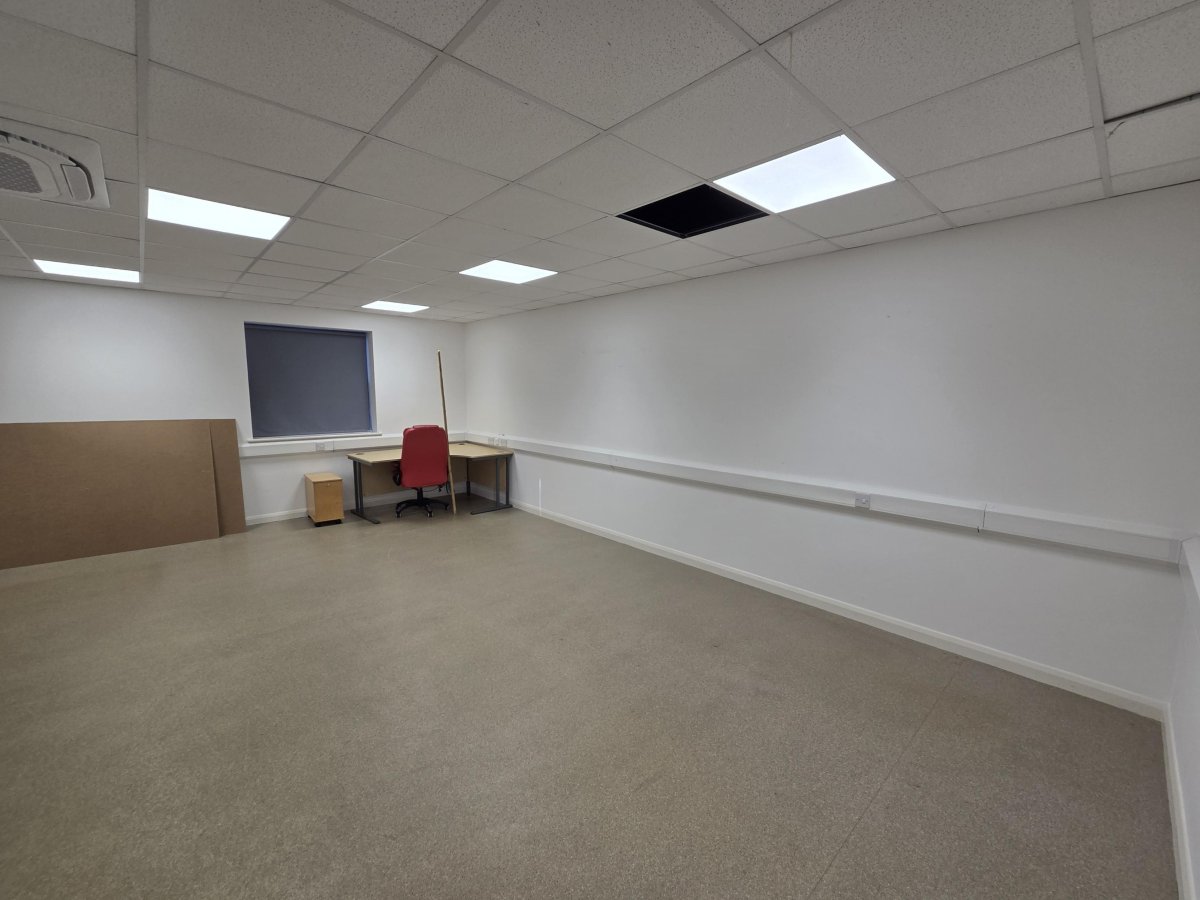 Office in Leicester - photo 4