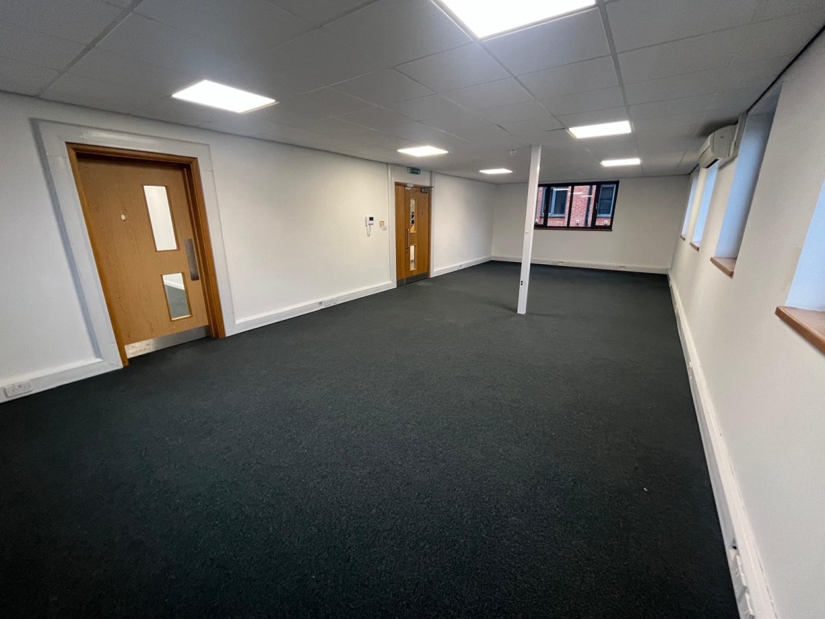 Office in Lutterworth - photo 2