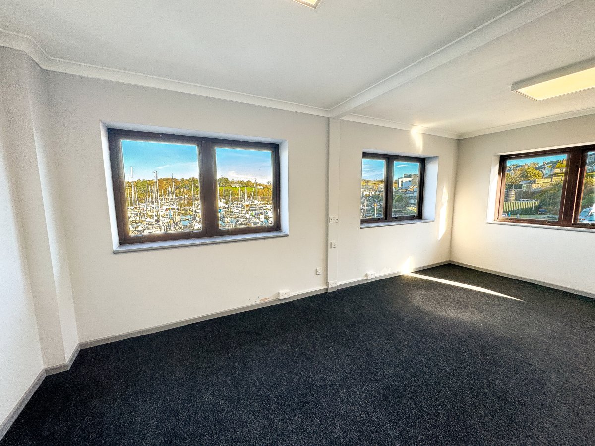 Office in Falmouth - photo 4