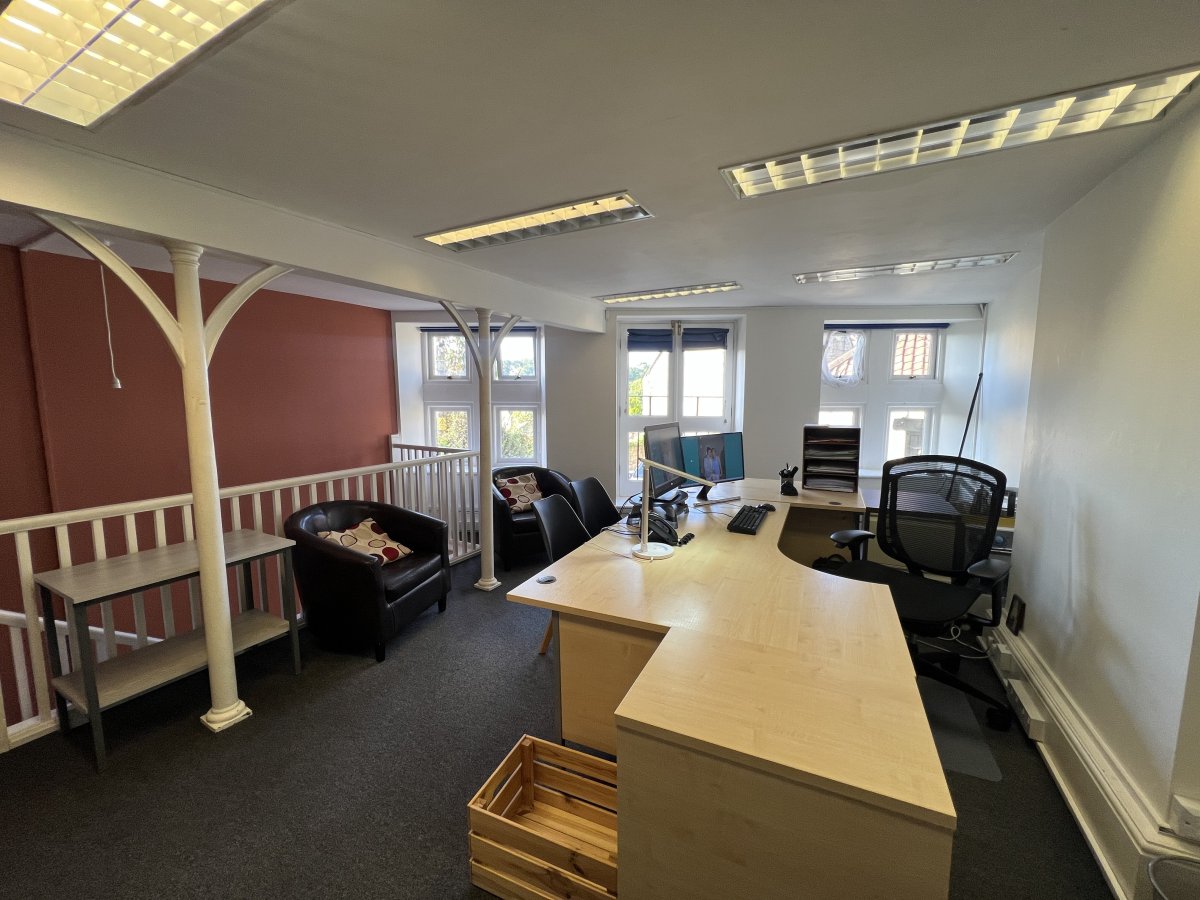 Office in Bradford On Avon - photo 3