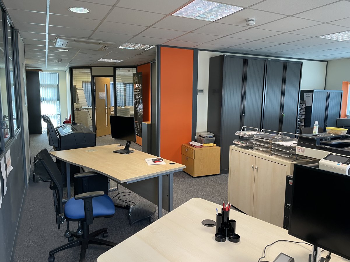 Office in Kidlington - photo 2