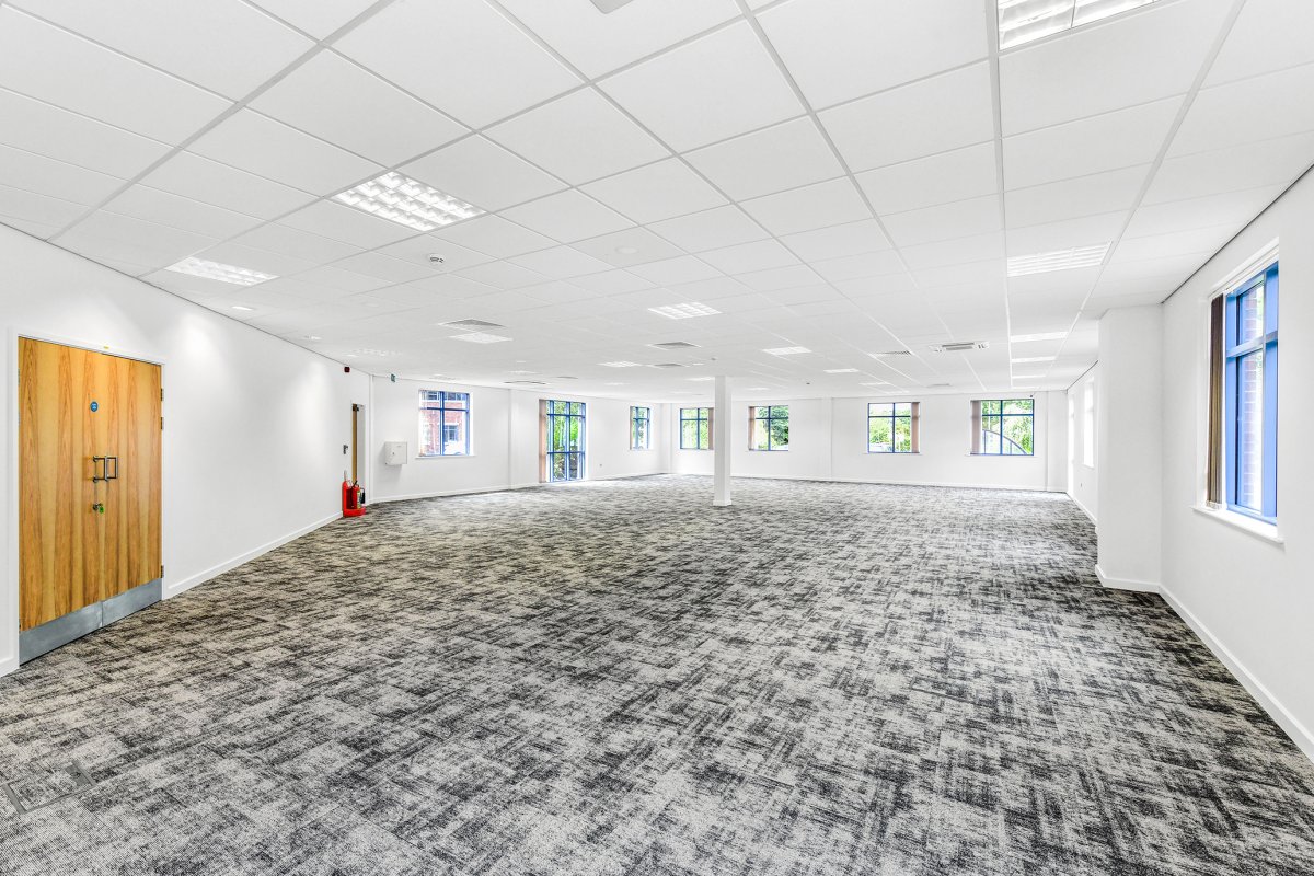 Office in Nottingham - photo 3