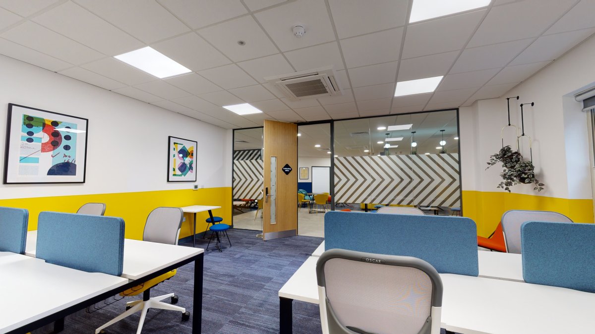 Office in Nottingham - photo 4