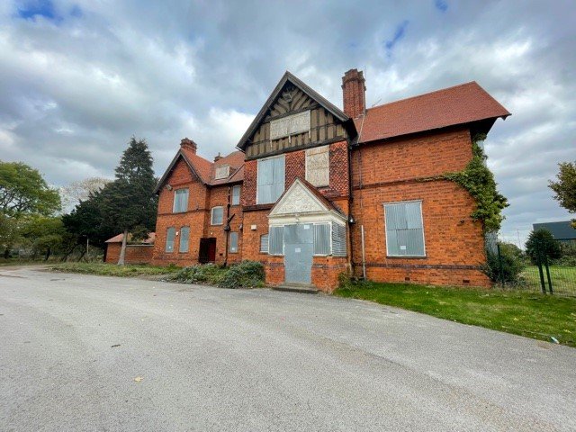 Office in Newark-On-Trent - photo 4