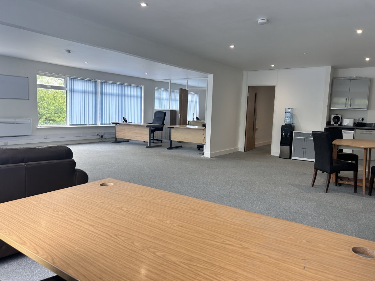 Office in Nottingham - photo 3