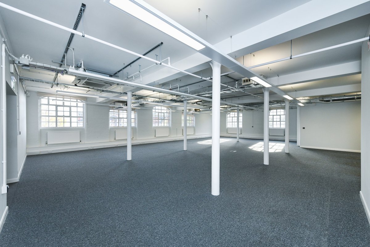 Office in Nottingham - photo 4