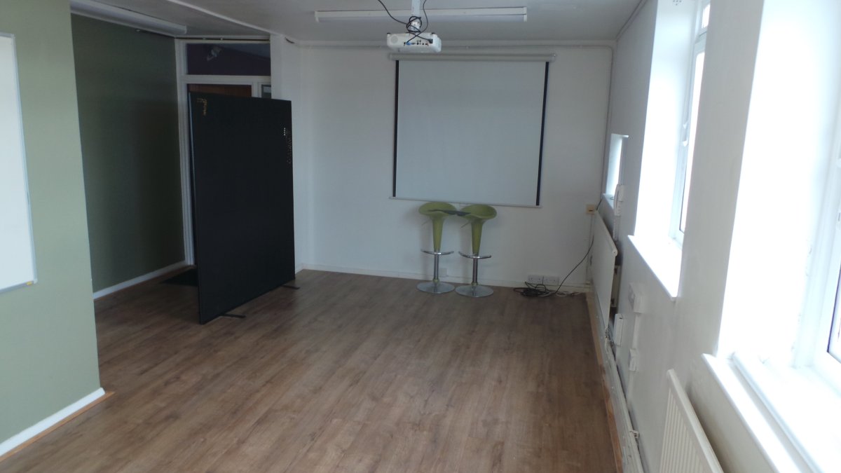 Office in Ashford - photo 2