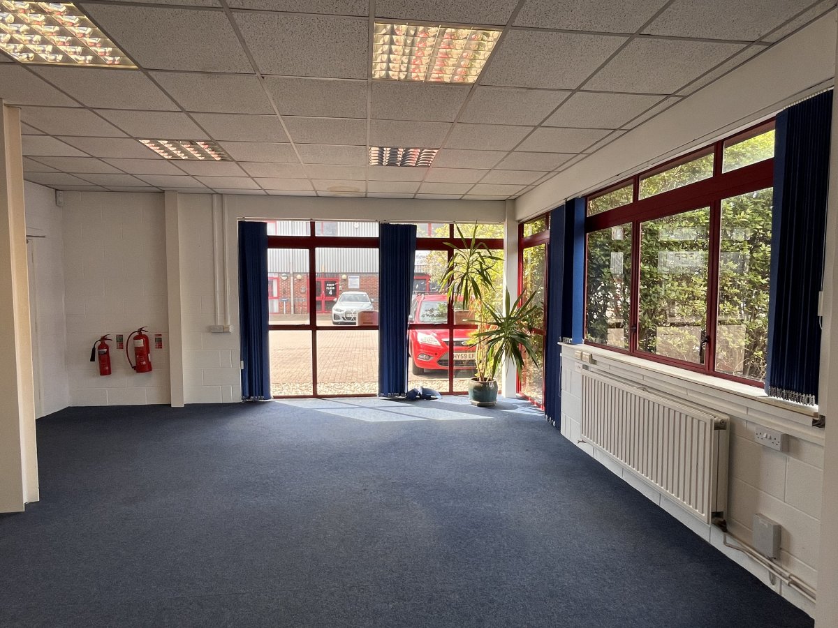 Office in Marsh Barton Trading Estate - photo 2