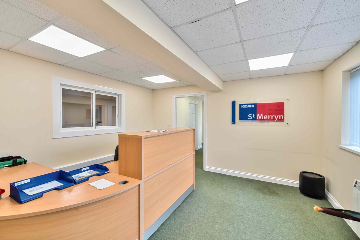 Office in Roche - photo 4