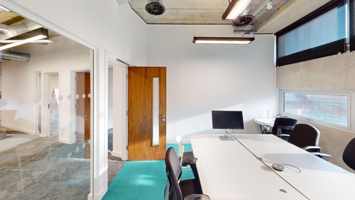 Office in Manchester - photo 3
