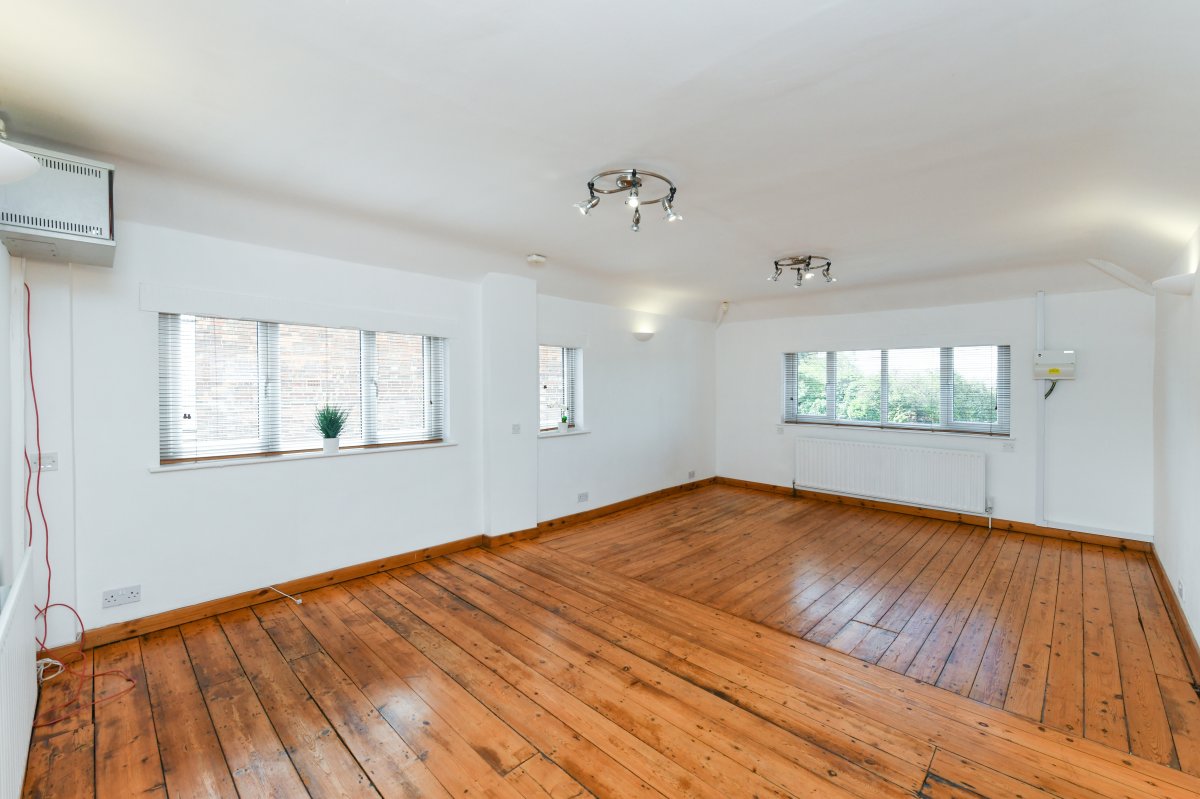 Office in Nottingham - photo 4