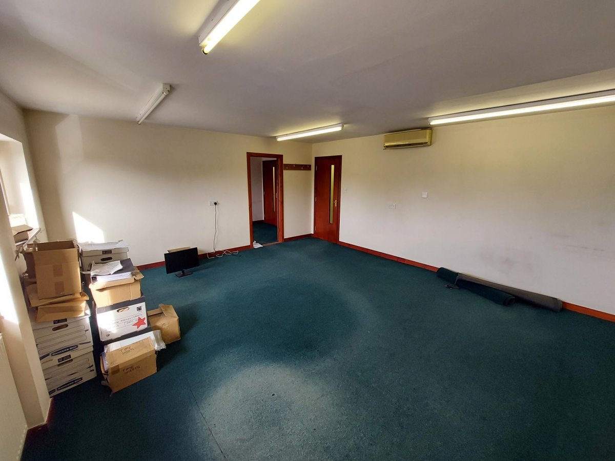 Office in Forfar - photo 2