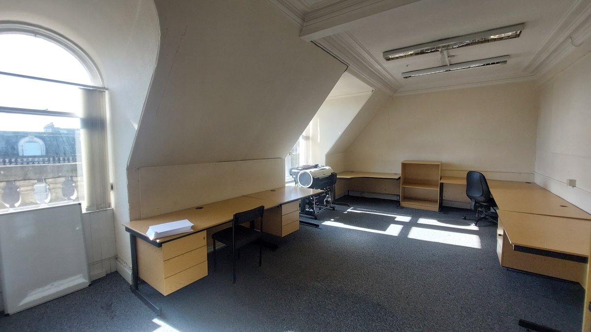 Office in Dundee - photo 3