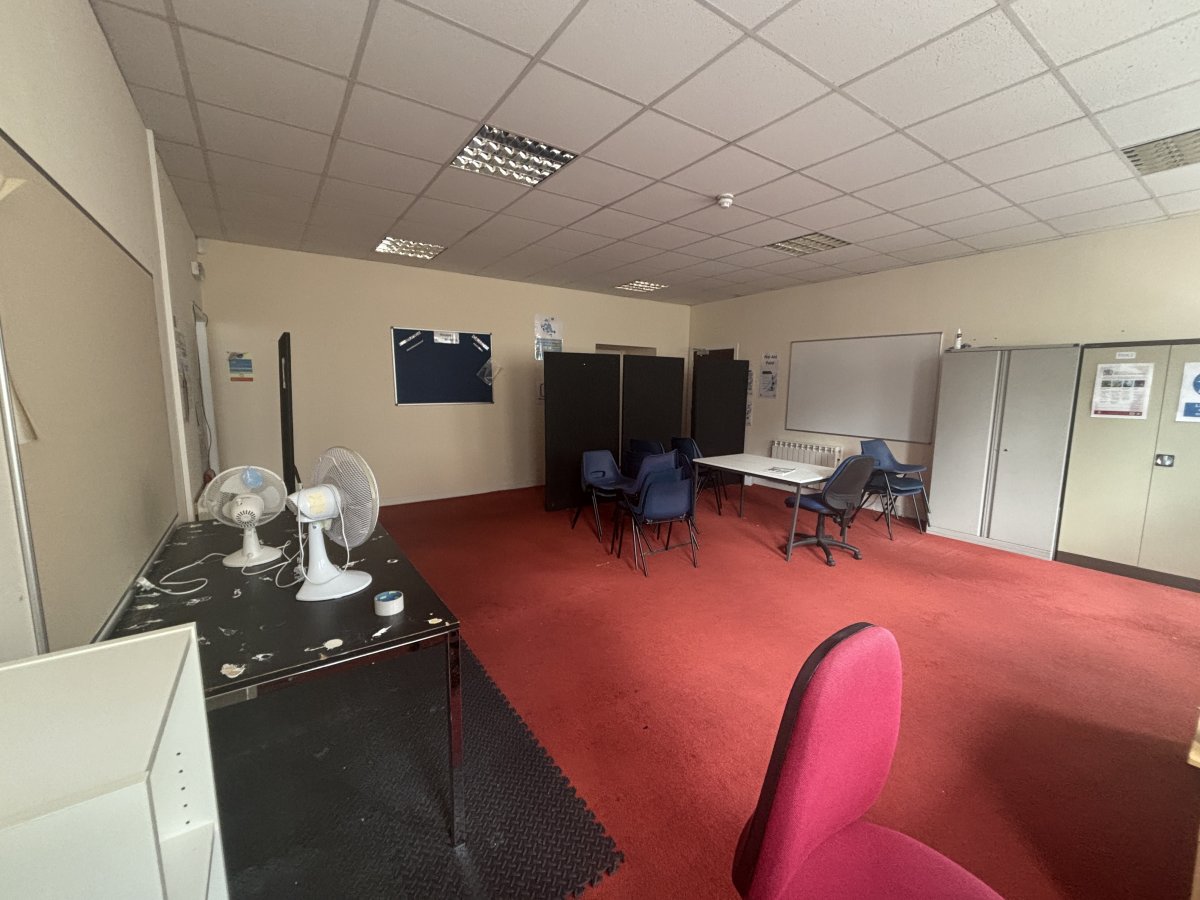 Office in Kilmarnock - photo 4