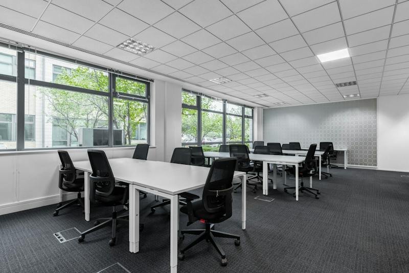 Office in Camberley - photo 4