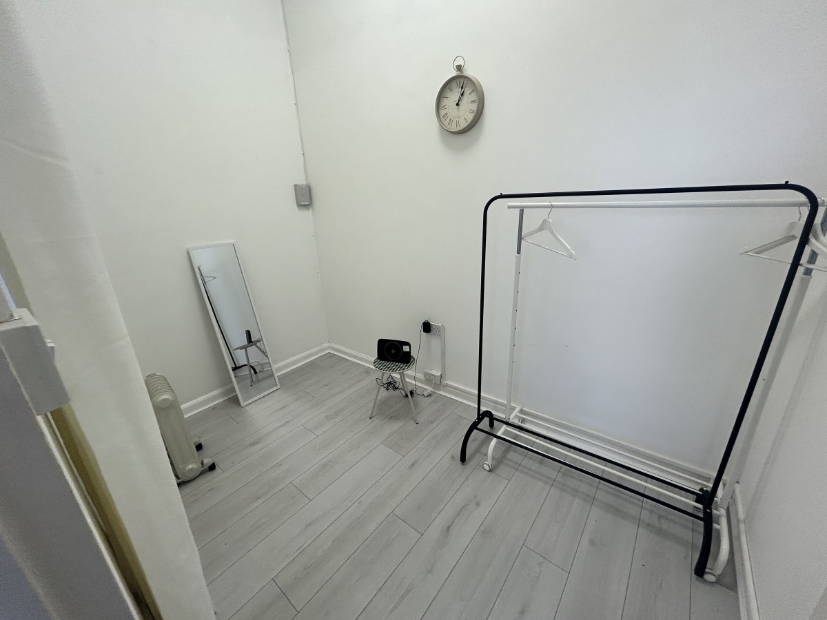 Office in Gloucester - photo 4