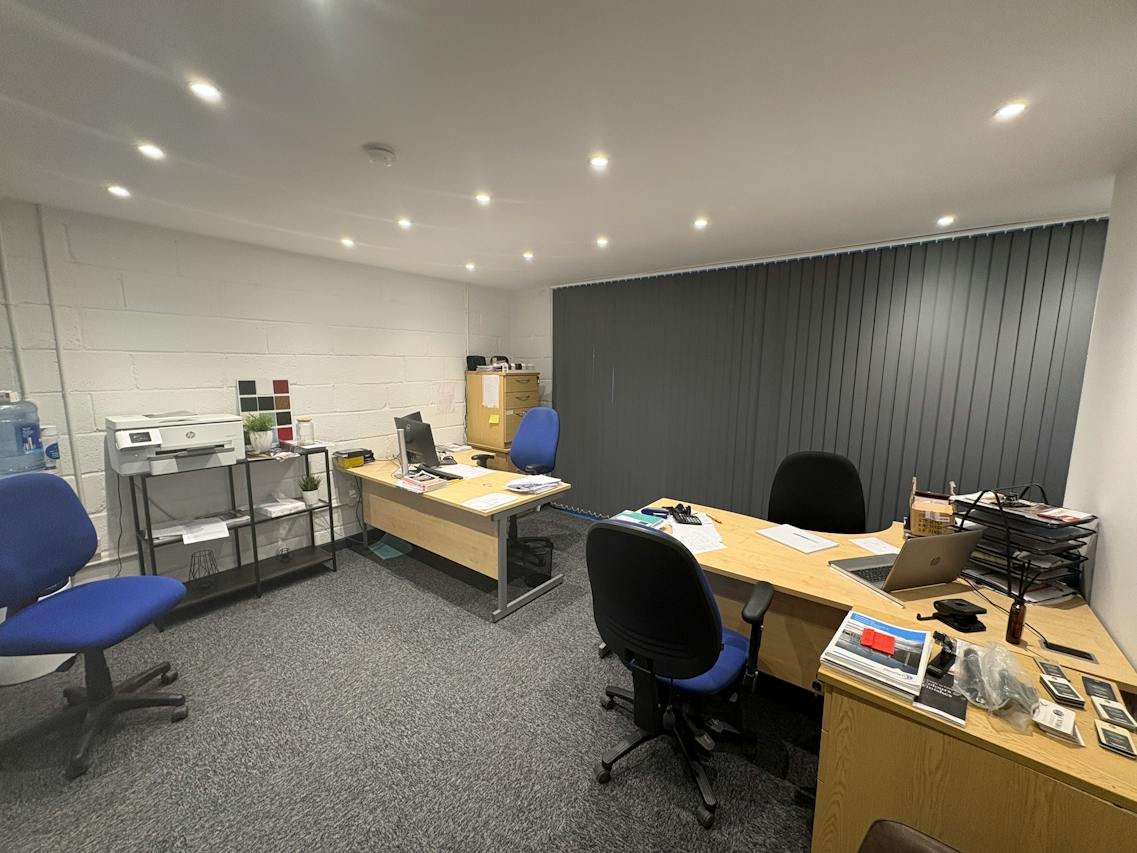 Office in Southampton - photo 3