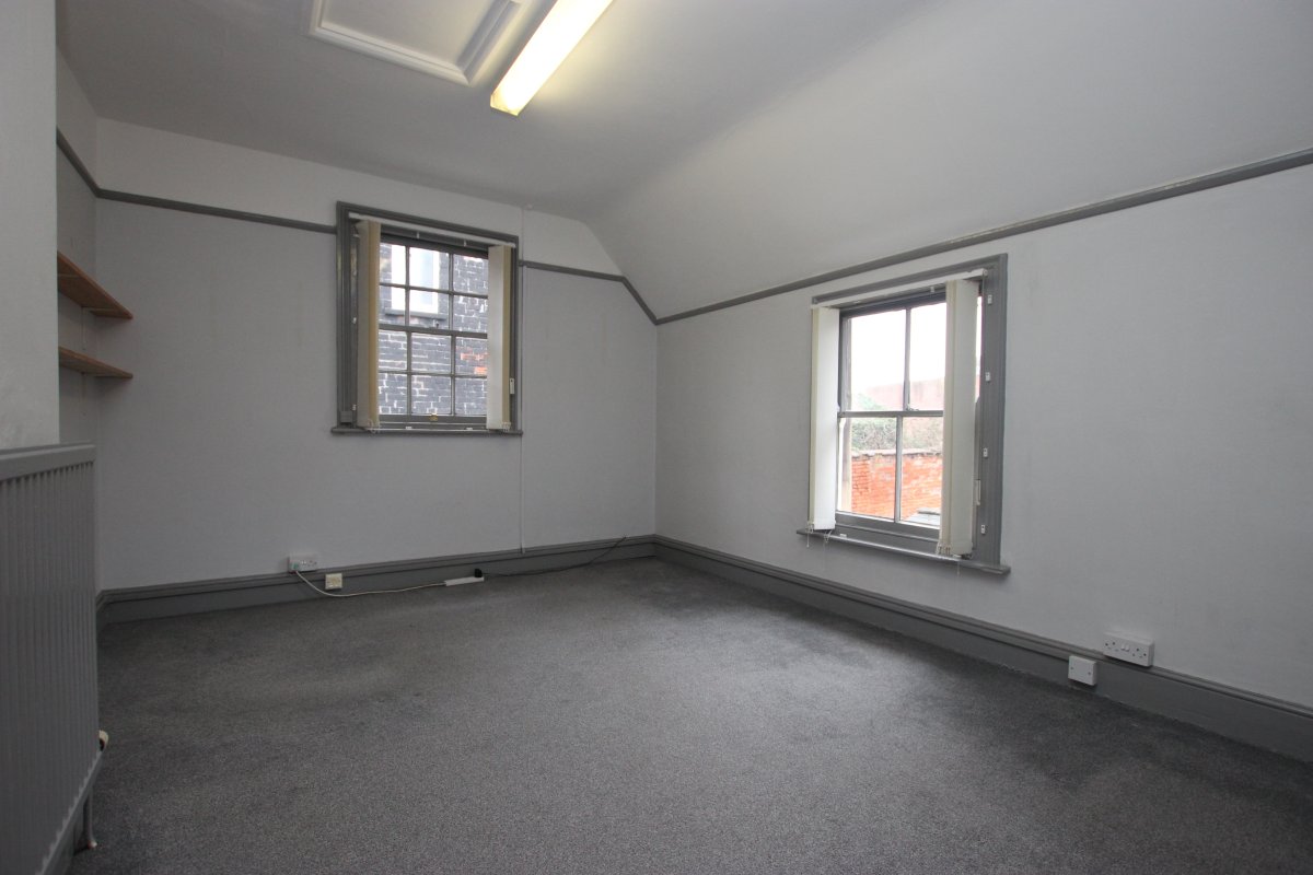Office in Lincoln - photo 3