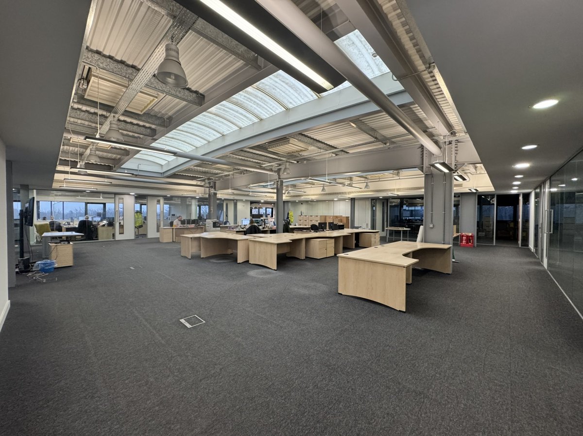 Office in Hampton - photo 2