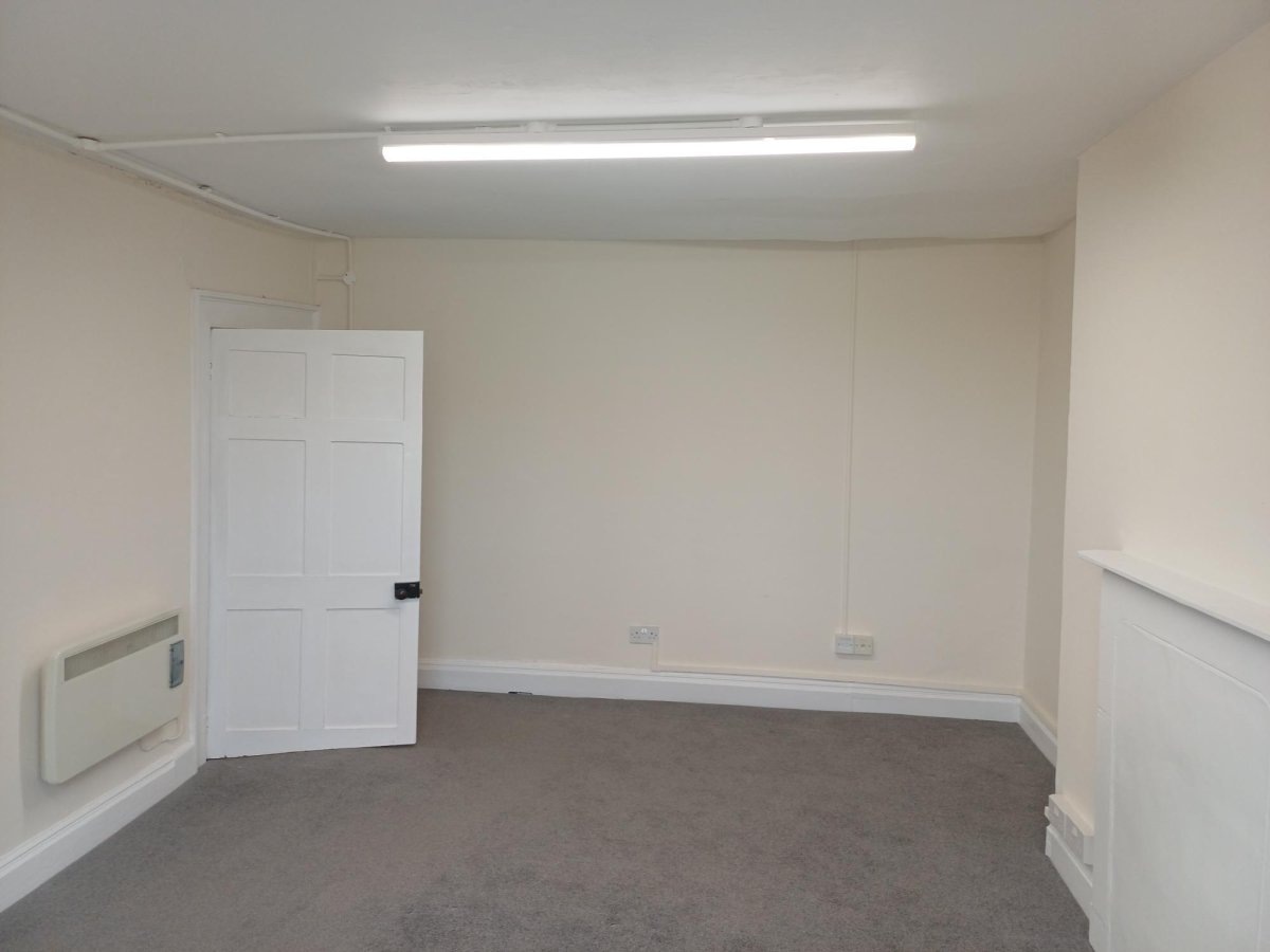 Office in Stamford - photo 4