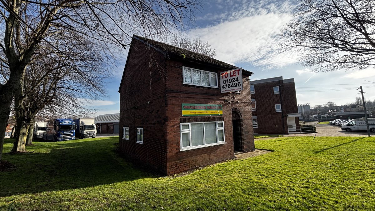 Office in Knottingley - photo 2