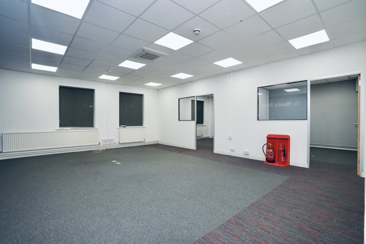 Office in Huntingdon - photo 2