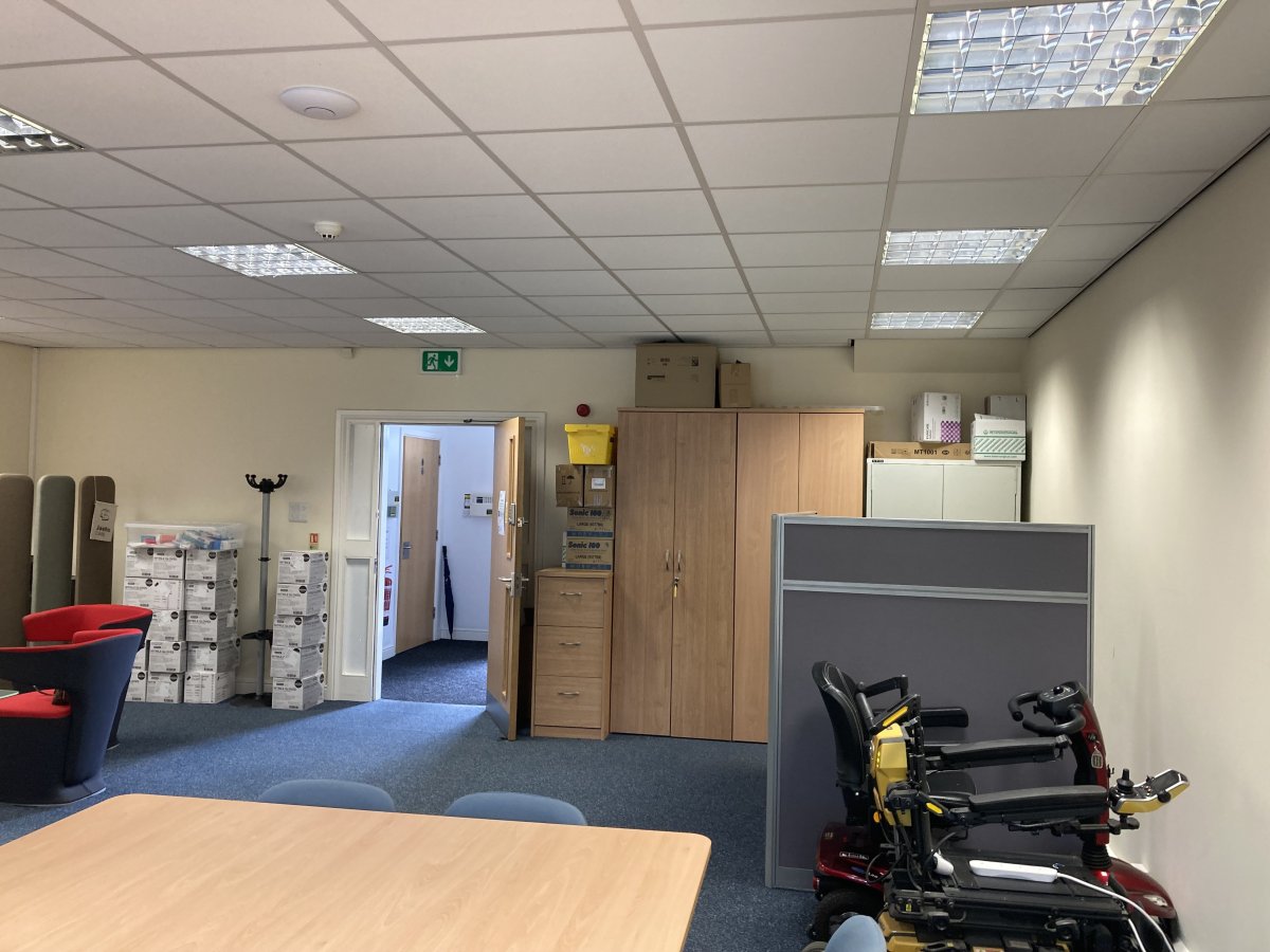 Office in Barlborough - photo 3