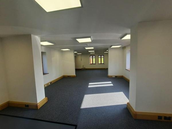 Office in Bromsgrove - photo 2