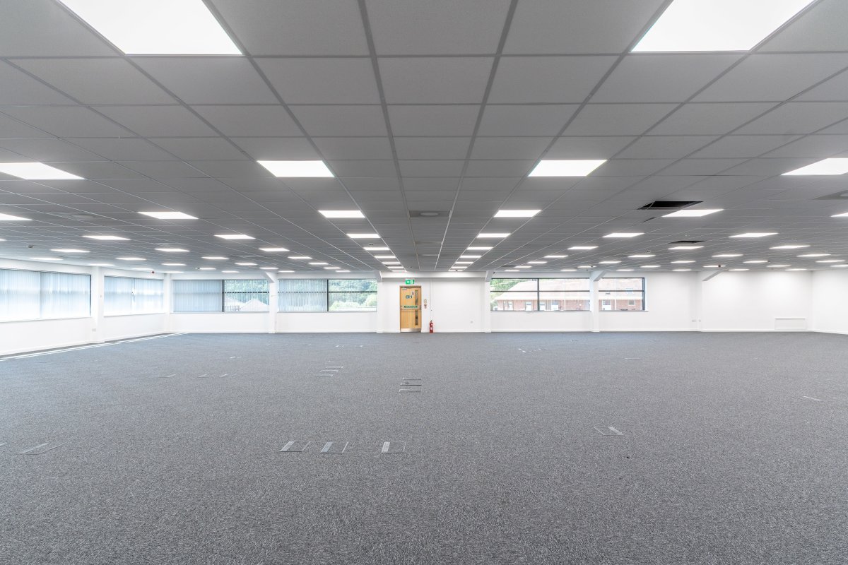 Office in Lincoln - photo 2