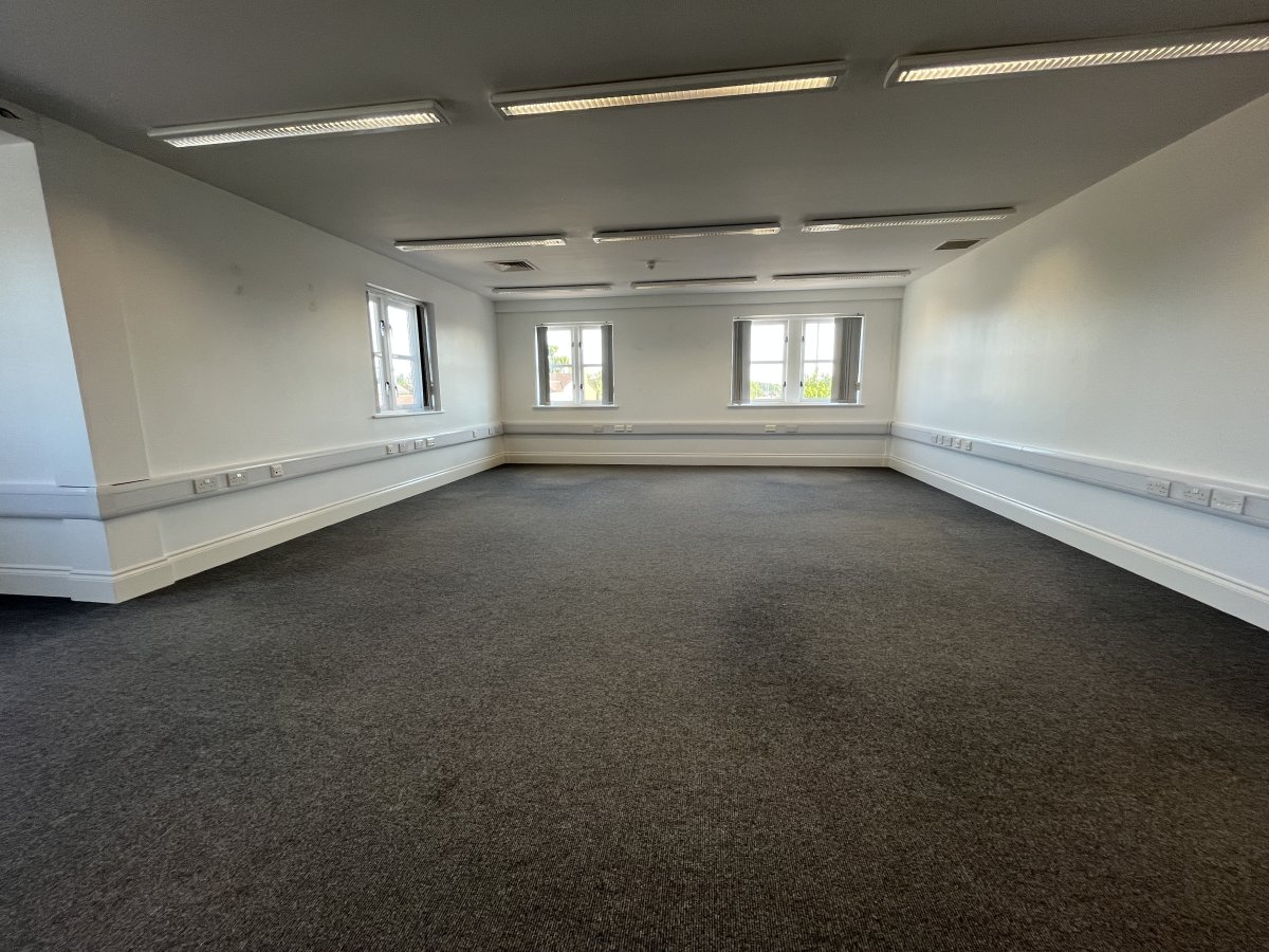 Office in Lincoln - photo 4