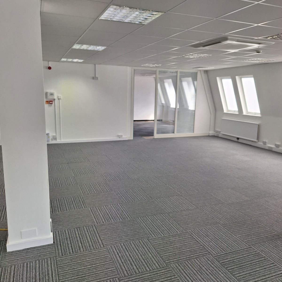 Office in 2nd Floor - photo 3