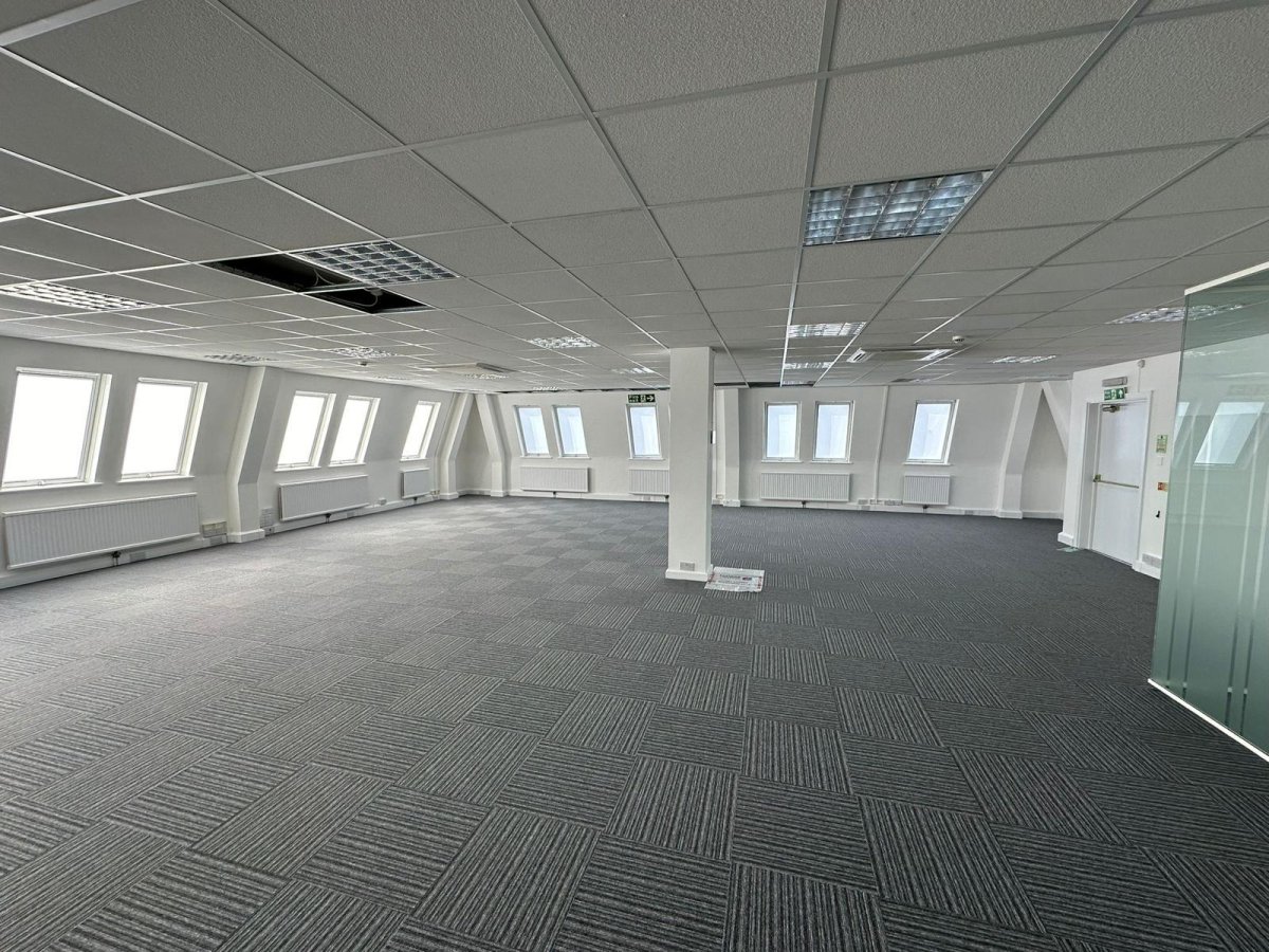 Office in 2nd Floor - photo 4
