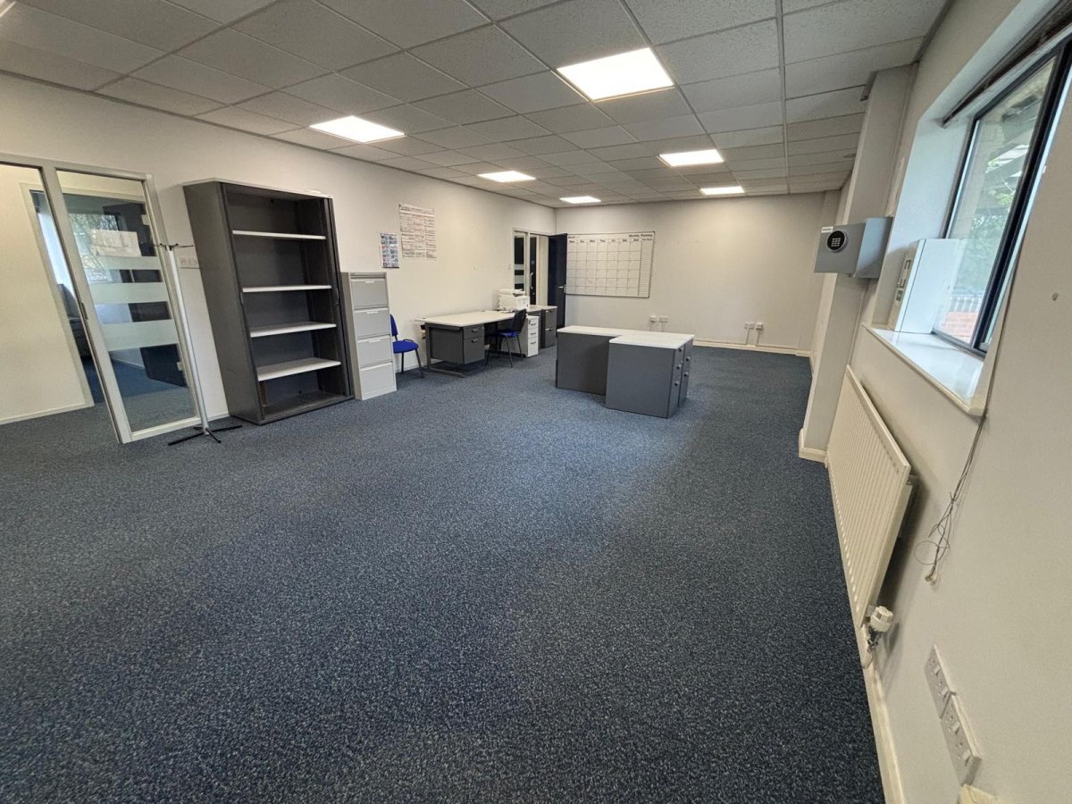 Office in Nottingham - photo 3