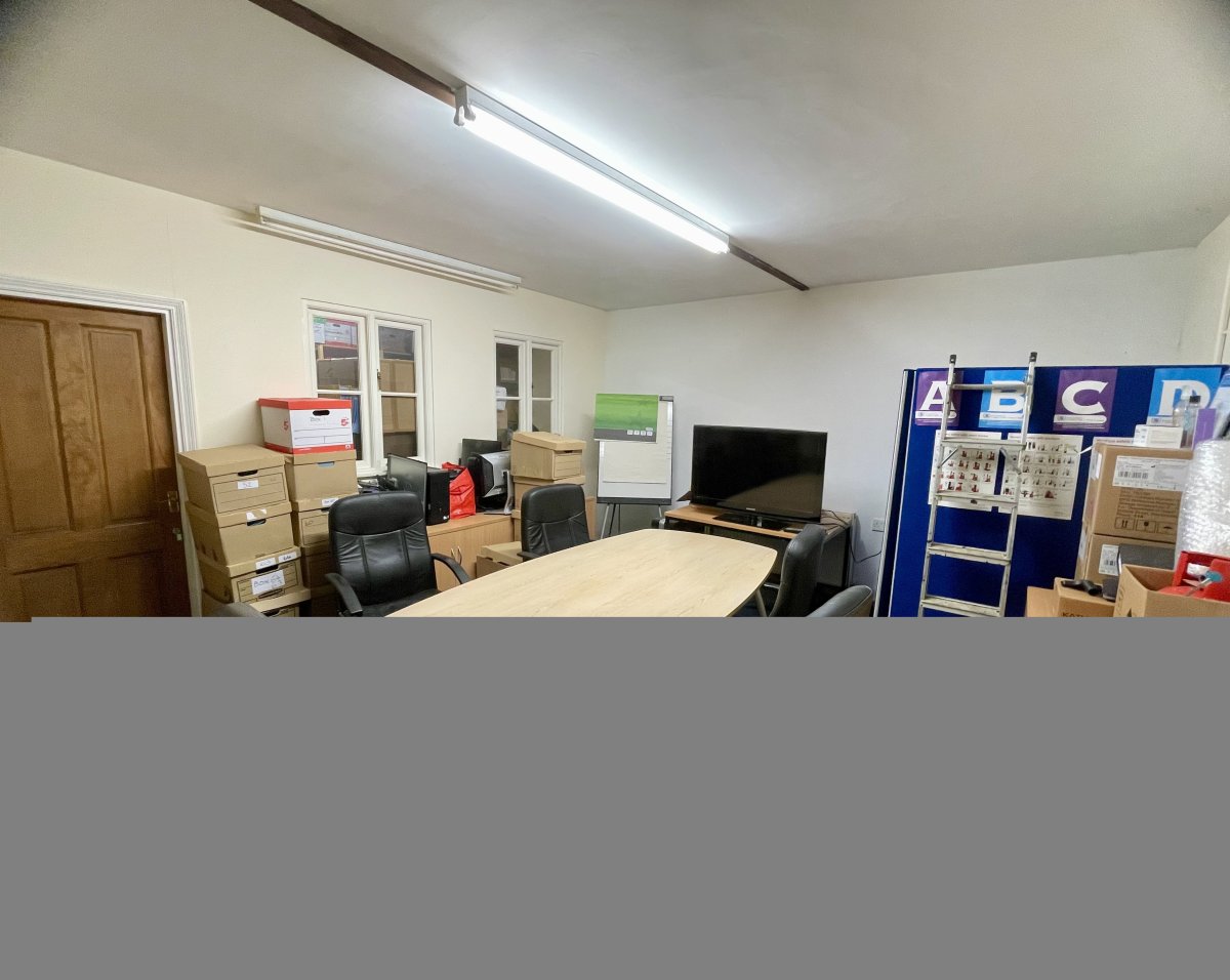 Office in West Tanfield - photo 3
