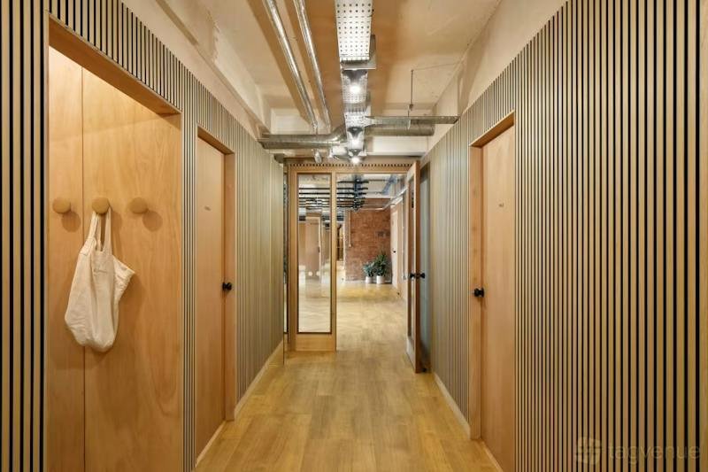 Office in London - photo 3