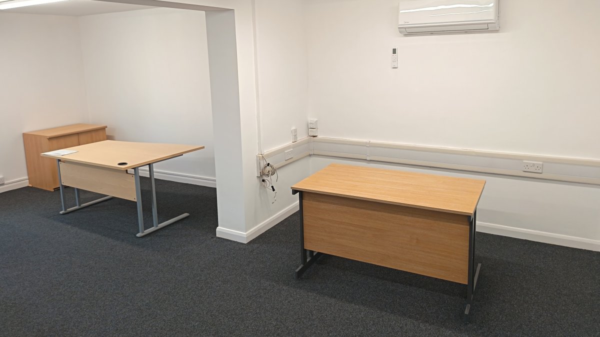 Office in Syston - photo 4