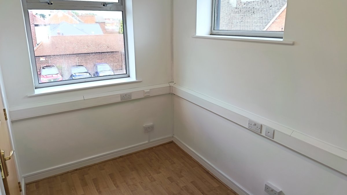 Office in Syston - photo 4
