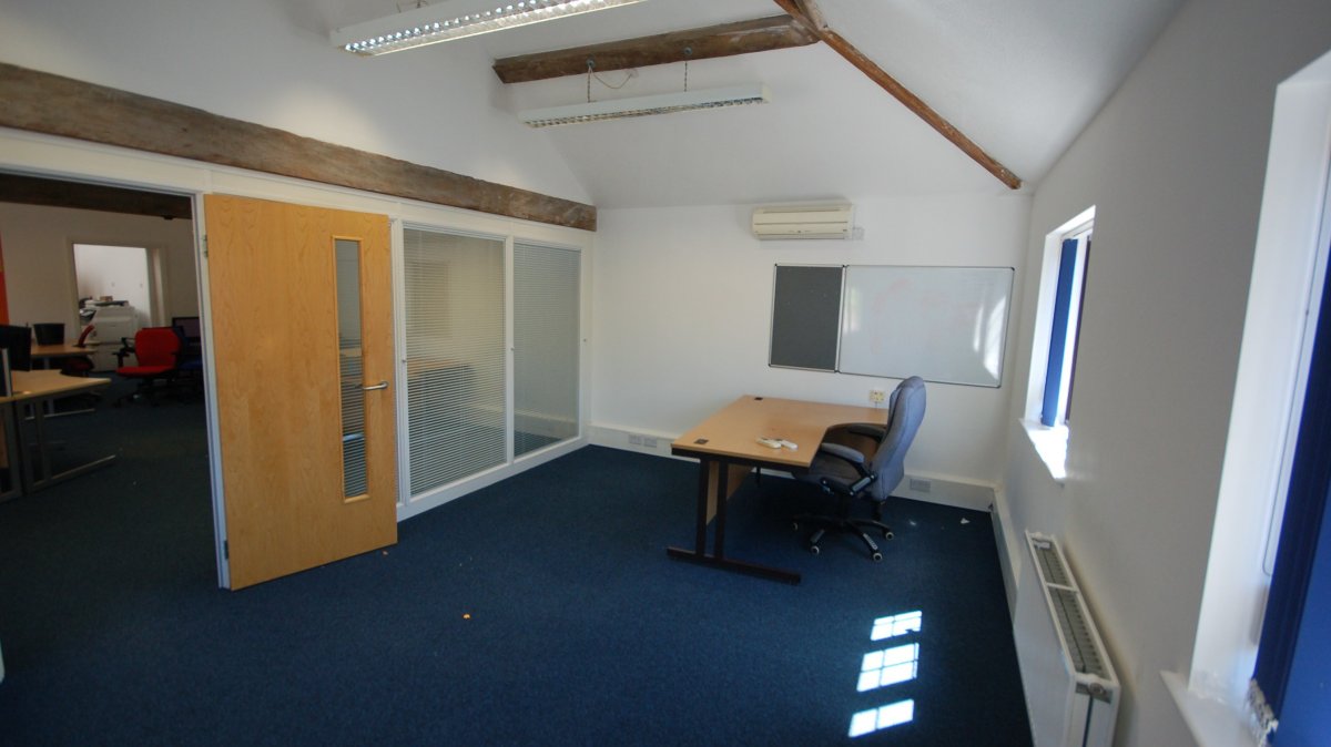Office in Croft - photo 4