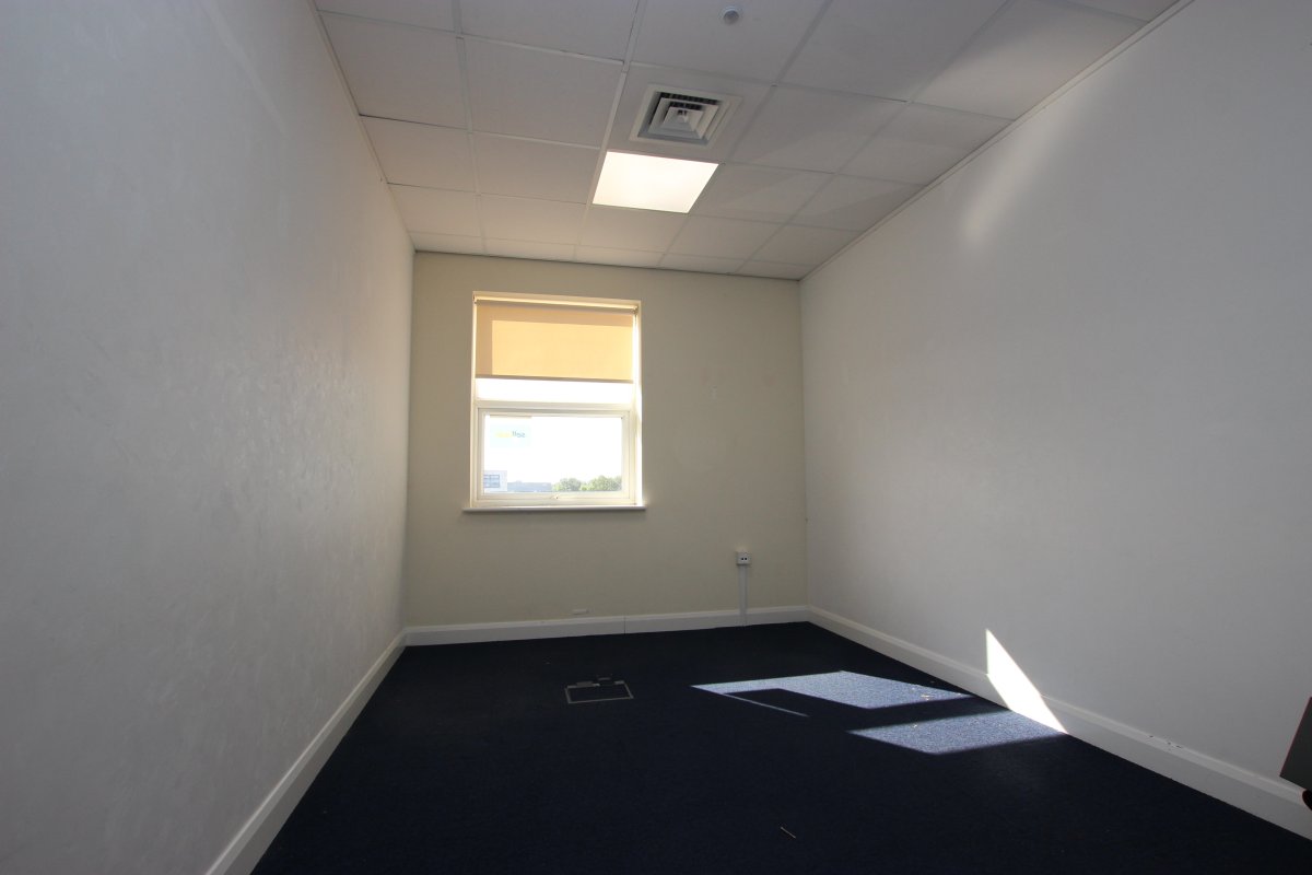 Office in Newark - photo 3
