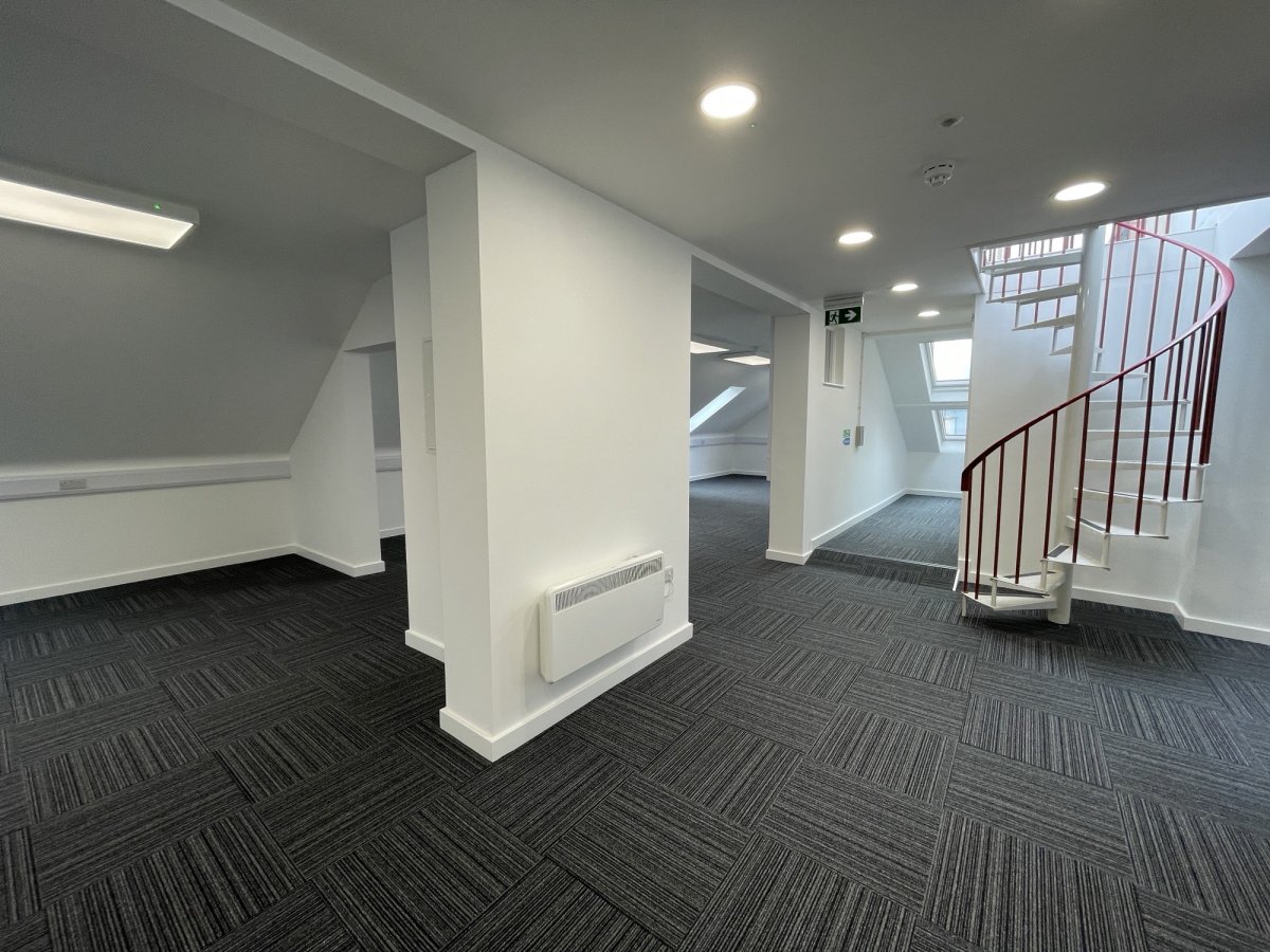 Office in Newmarket - photo 3