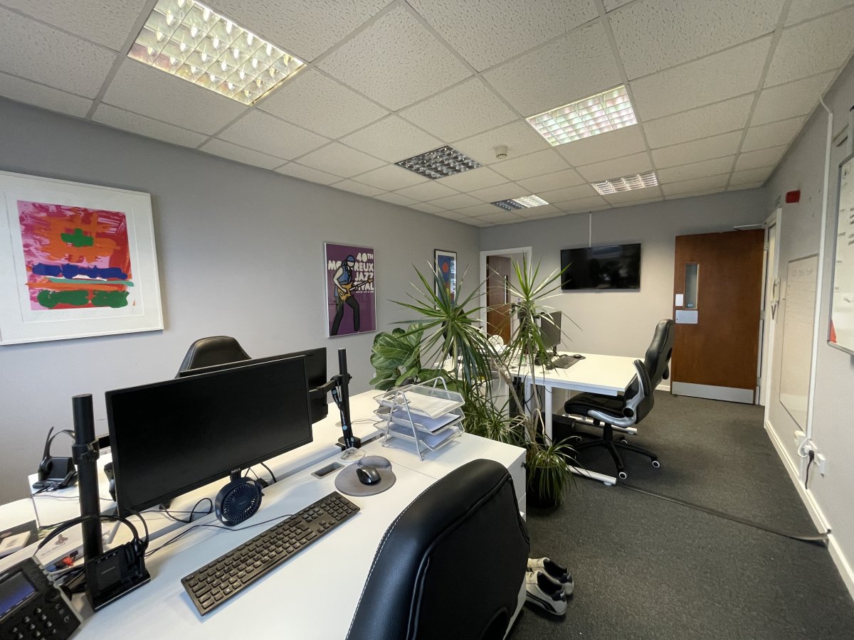 Office in Newmarket - photo 4