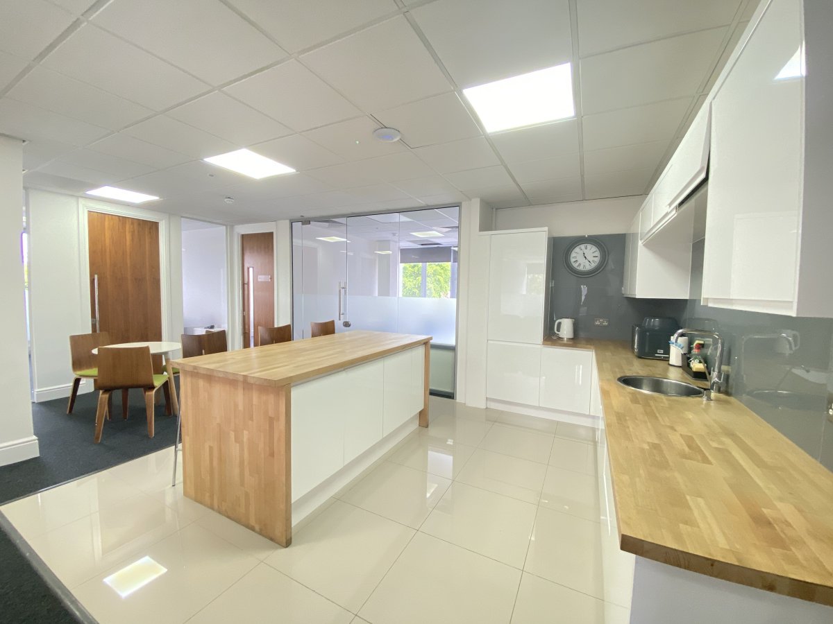 Office in Bromley - photo 3