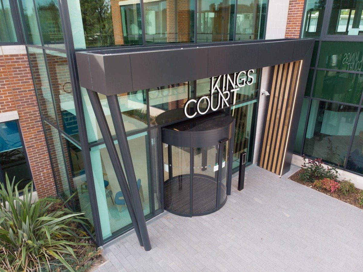 Office in Leatherhead - photo 3