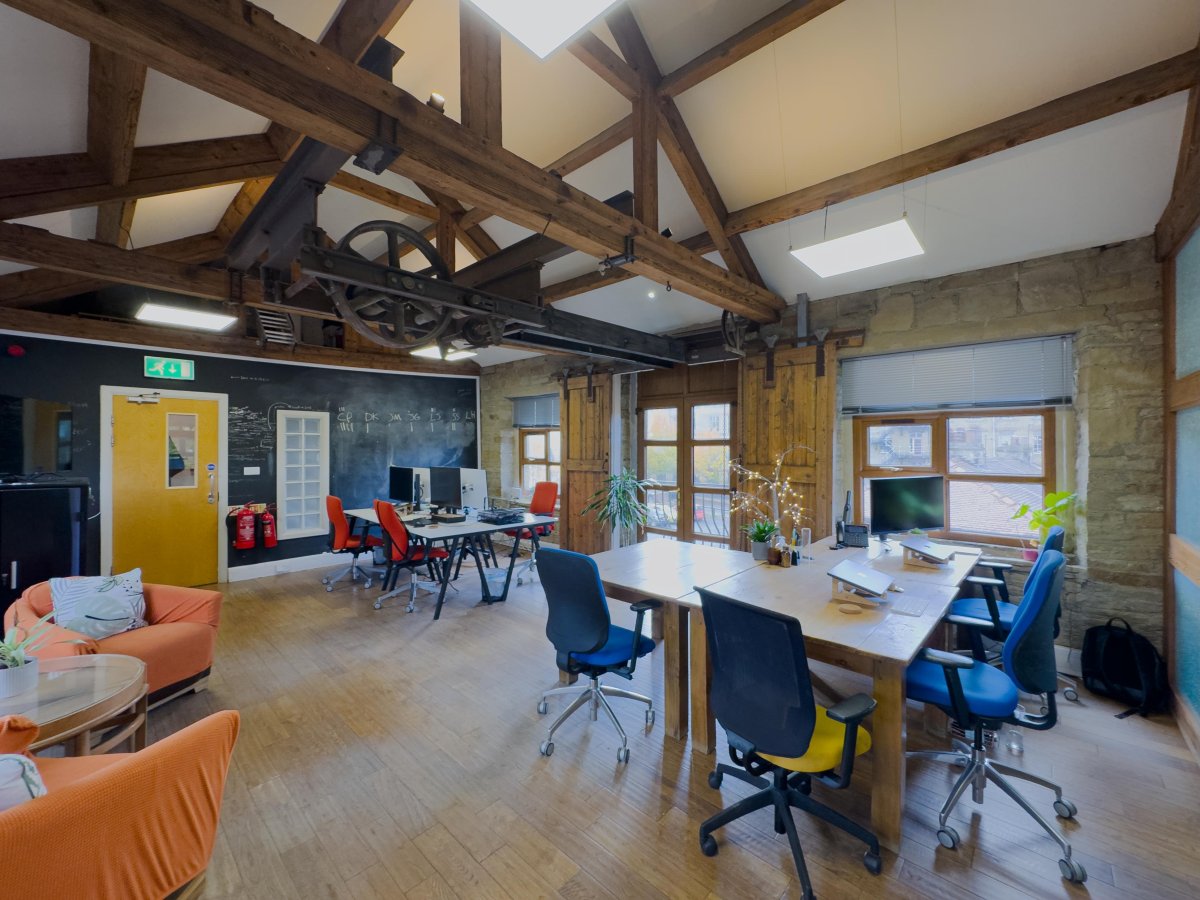 Office in Elland - photo 2